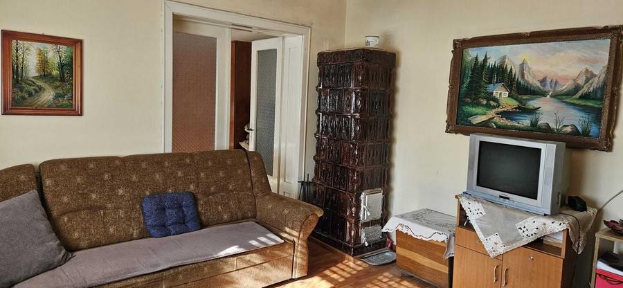 Casă cu 4 camere în Central
