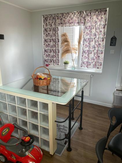 Apartament cu 3 camere decomandat, mobilat în Central