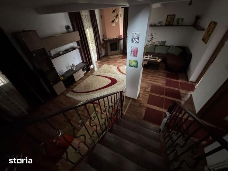 Casă cu 4 camere cu Teren 3000 Mp în Târgșoru Vechi