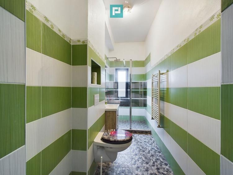Casă individuală cu 10 camere cu Canalizare în Funcționarilor