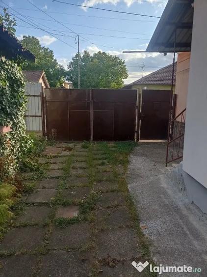 Casă cu 2 camere cu Teren 625 Mp în Central