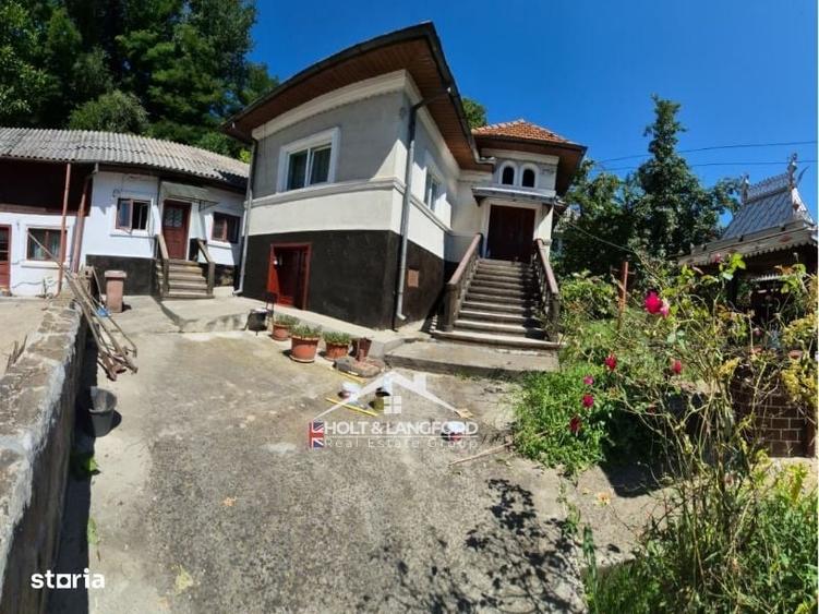 Casă cu 3 camere cu Teren 500 Mp în Central
