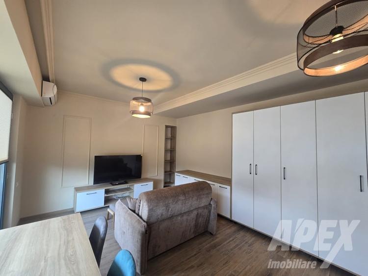 Apartament cu 2 camere decomandat, mobilat în Decebal