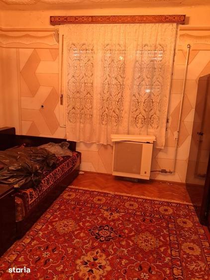 Casă cu 4 camere cu Teren 1440 Mp în Central
