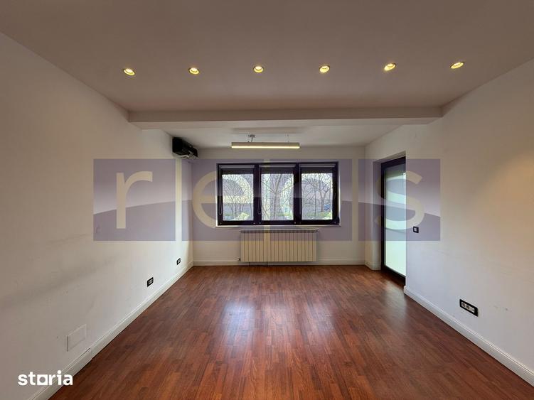 Casă cu 7 camere decomandat cu Teren 200 Mp în Floreasca