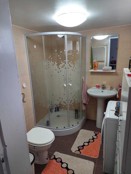 Casă cu 3 camere în Central