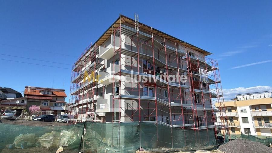 Apartament cu 2 camere decomandat în Smeura