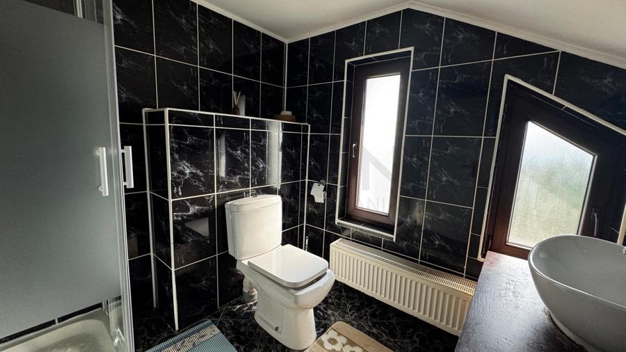 Casă individuală cu 7 camere cu Piscina în Balotești