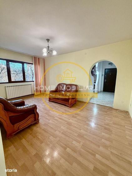 Apartament cu 3 camere decomandat, mobilat în Podu Roș