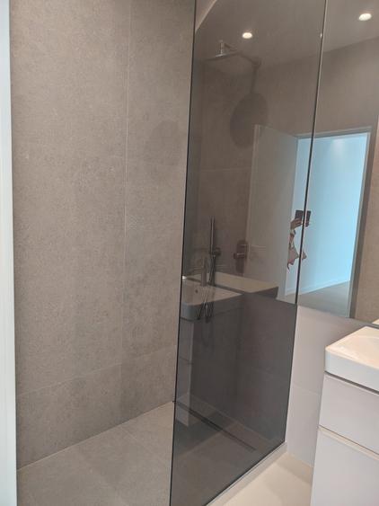 Apartament cu 3 camere semidecomandat în Aviației