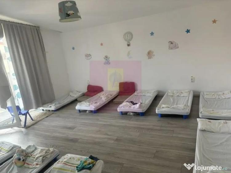 Casă cu 10 camere cu Teren 446 Mp în Drumul Sării