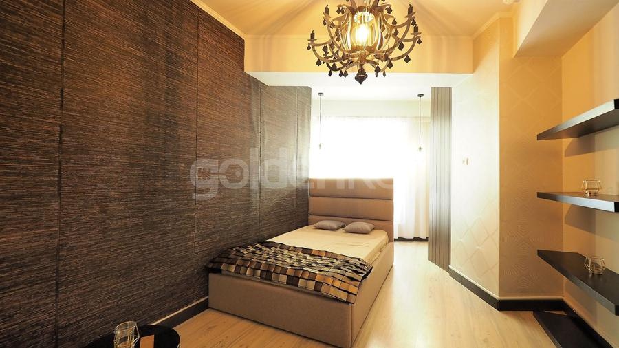 Apartament cu 3 camere semidecomandat în Herăstrău