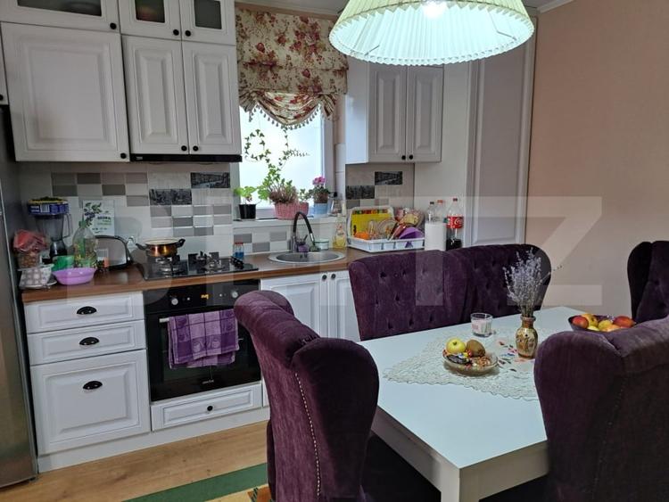 Apartament cu 3 camere decomandat, mobilat în Cetății