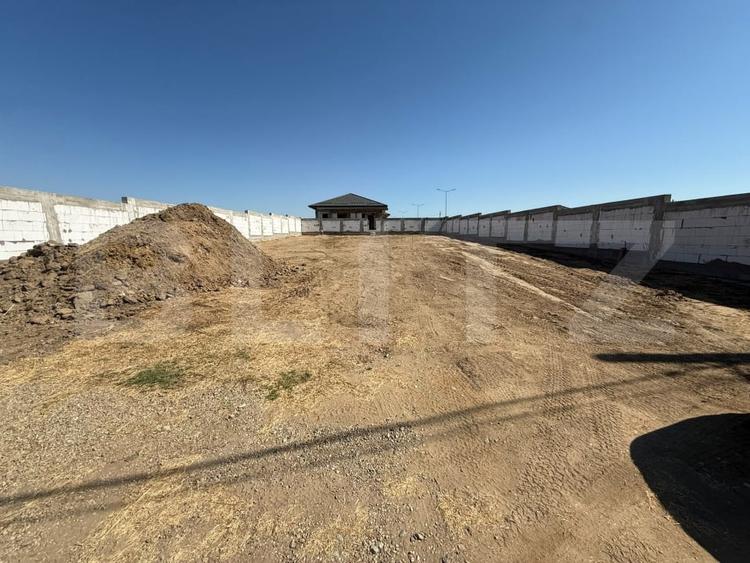 Teren Construcții intravilan de 800 mp, în Preajba