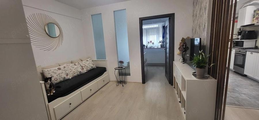 Apartament cu 3 camere semidecomandat în Prelungirea Ghencea