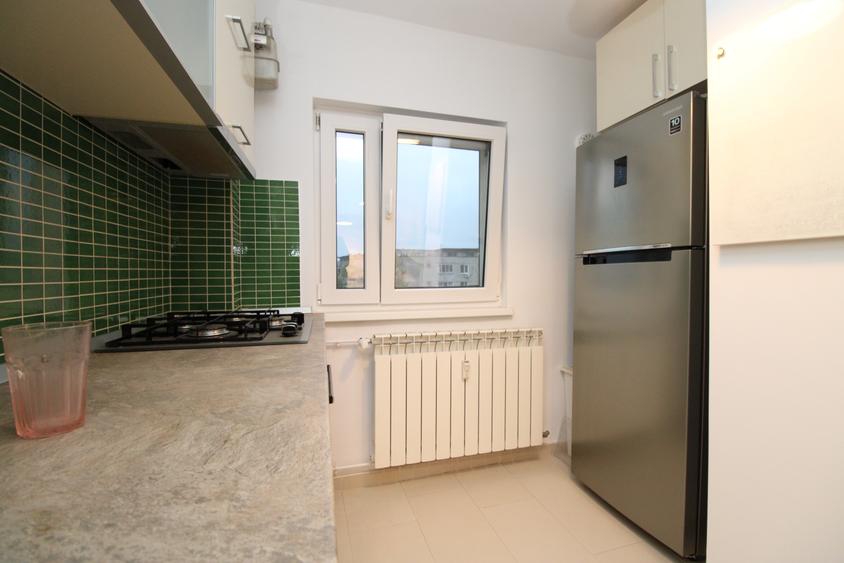 Apartament cu 3 camere decomandat în Drumul Taberei