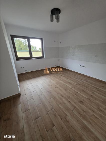 Casă cu 4 camere cu Canalizare în Central