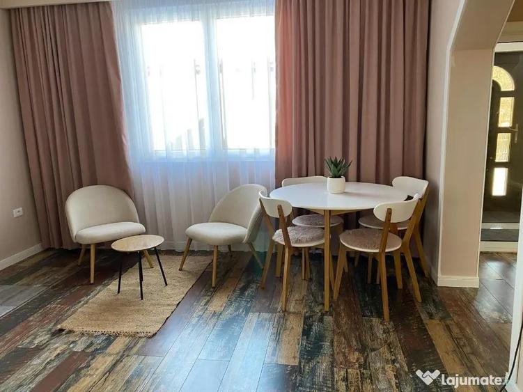 Casă cu 4 camere cu Teren 1200 Mp în Central