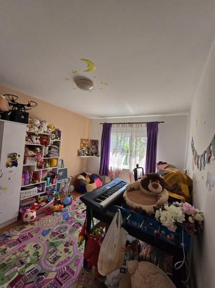 Casă individuală cu 3 camere cu Canalizare în Central