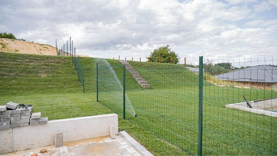 Casă cu 4 camere cu Teren 1000 Mp în Central