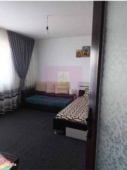 Casă cu 4 camere în Vărăști