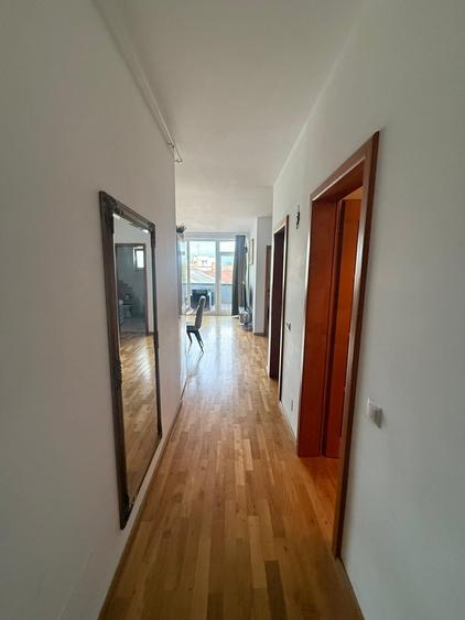 Apartament cu 3 camere semidecomandat în Central