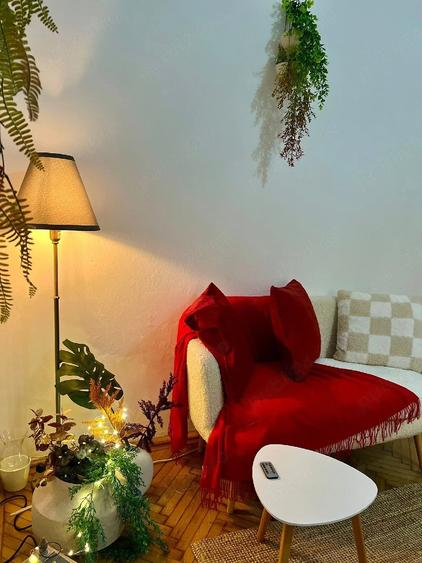 Apartament cu 3 camere decomandat în Central