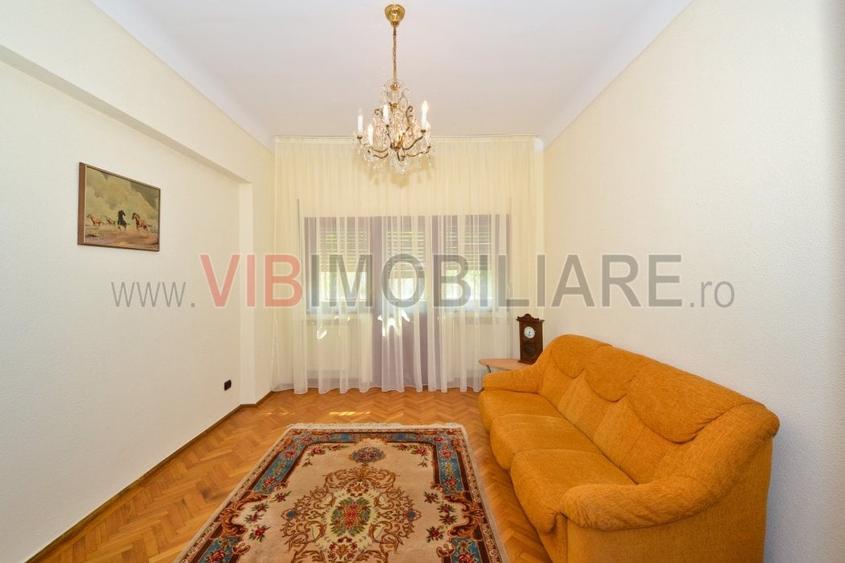 Apartament cu 4 camere semidecomandat în Aviatorilor