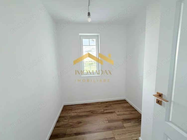 Casă cu 4 camere cu Teren 280 Mp în Remetea Mare