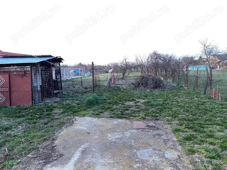 Casă cu Teren 1483 Mp în Mândruloc
