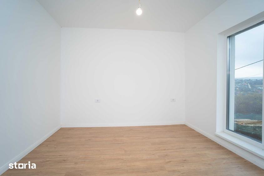 Casă cu 3 camere cu Teren 40 Mp în Bucium