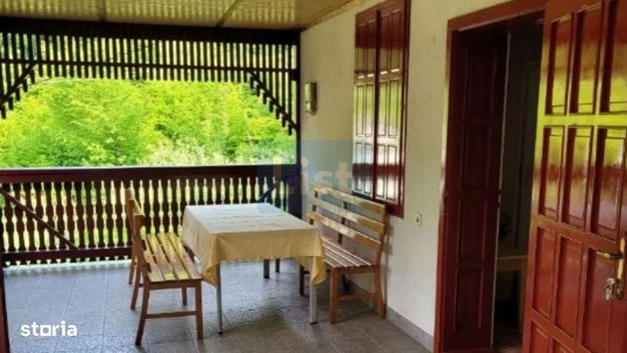 Casă cu 4 camere în Gălăoaia