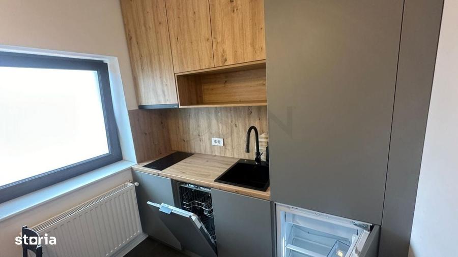Apartament cu 3 camere semidecomandat în Central