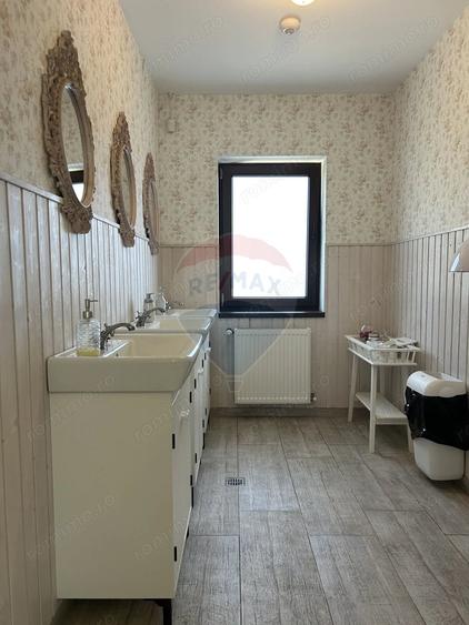 Casă cu Teren 3980 Mp în Dumbrăveni