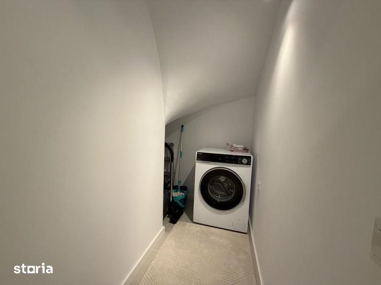 Casă cu 4 camere cu Teren 100 Mp în Central