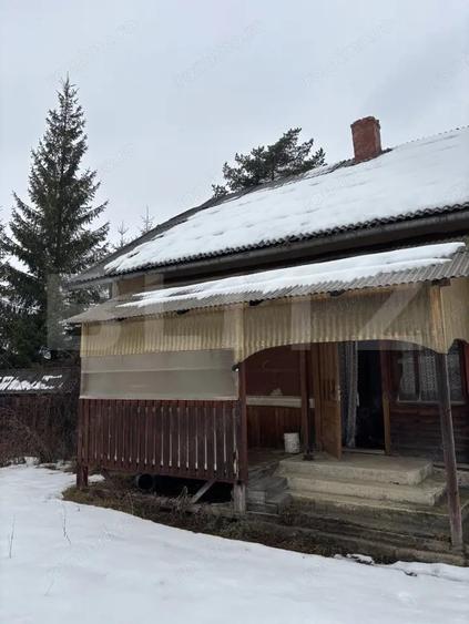 Casă cu 4 camere cu Teren 1170 Mp în Central
