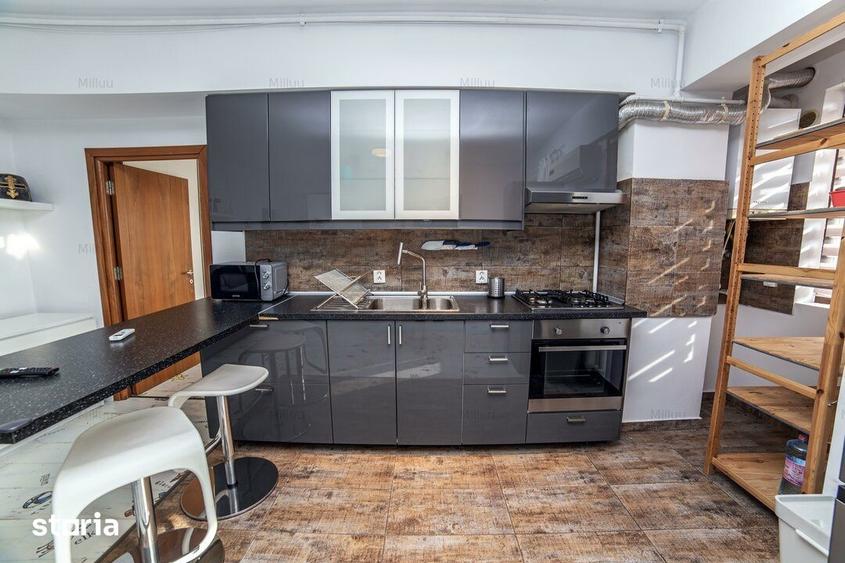 Apartament cu 3 camere semidecomandat, mobilat în Dămăroaia