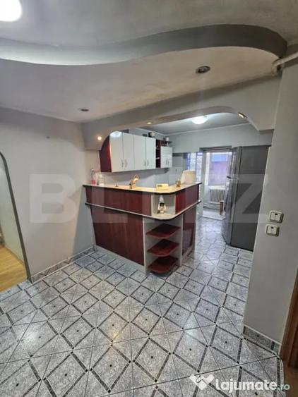 Apartament cu 3 camere decomandat, mobilat în Obcini
