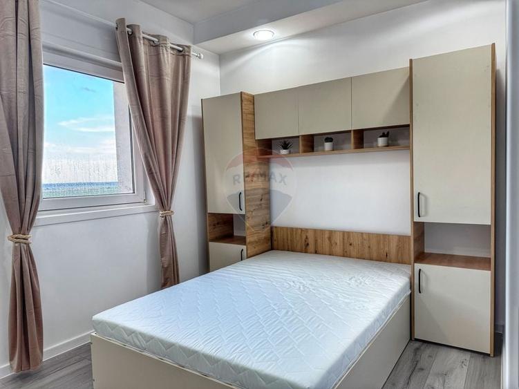 Apartament cu 3 camere semidecomandat, mobilat în Ștefăneștii de Jos