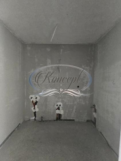 Apartament cu 3 camere semidecomandat în Someșeni