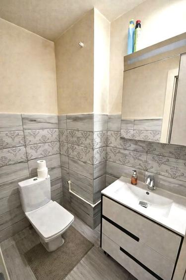 Apartament cu 3 camere decomandat, mobilat în P-ța Alba Iulia
