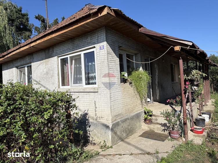 Casă cu 2 camere cu Teren 1500 Mp în Bârgău