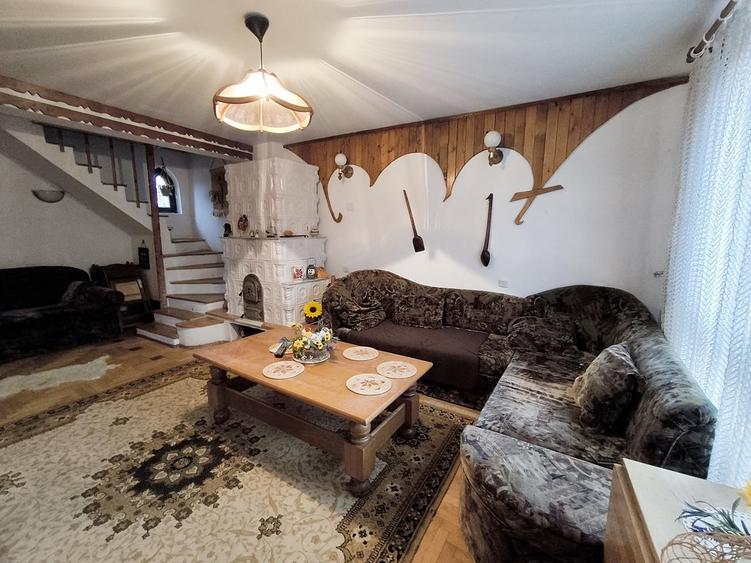 Duplex cu 10 camere cu Canalizare în Bran