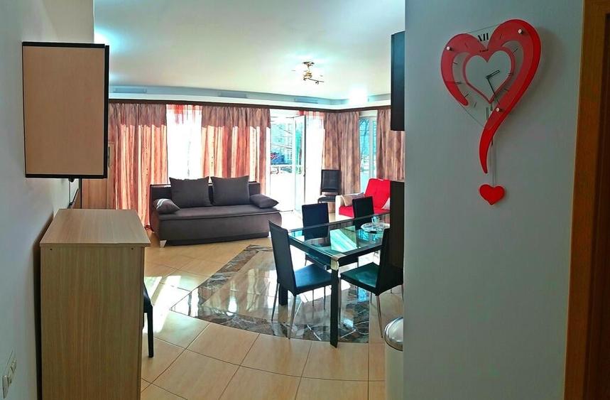 Apartament cu 3 camere decomandat, mobilat în Central