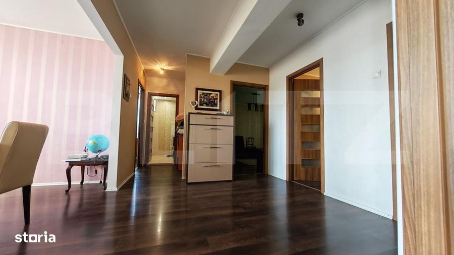 Apartament cu 4 camere decomandat în Central