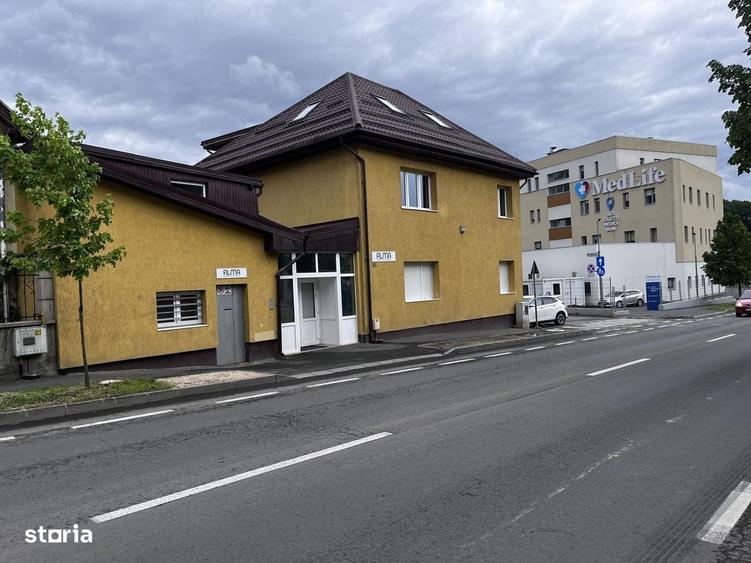 Spațiu comercial, de 800 mp, în Central