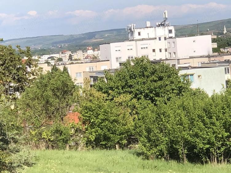 Teren de 3200 mp, în Central