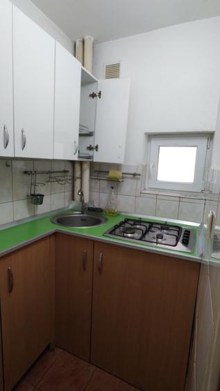 Apartament cu 2 camere semidecomandat în Gorjului