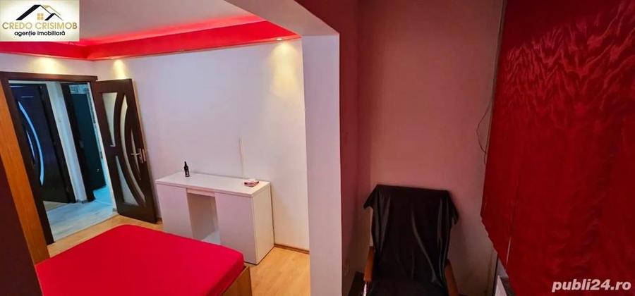 Apartament cu 4 camere semidecomandat în Micro II