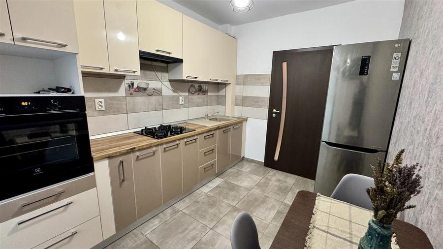 Apartament cu 3 camere decomandat, mobilat în Valea Lupului